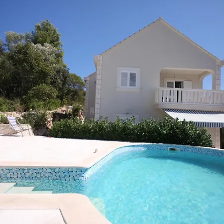 Apartamento Spacious In With Shared Pool 100 M²