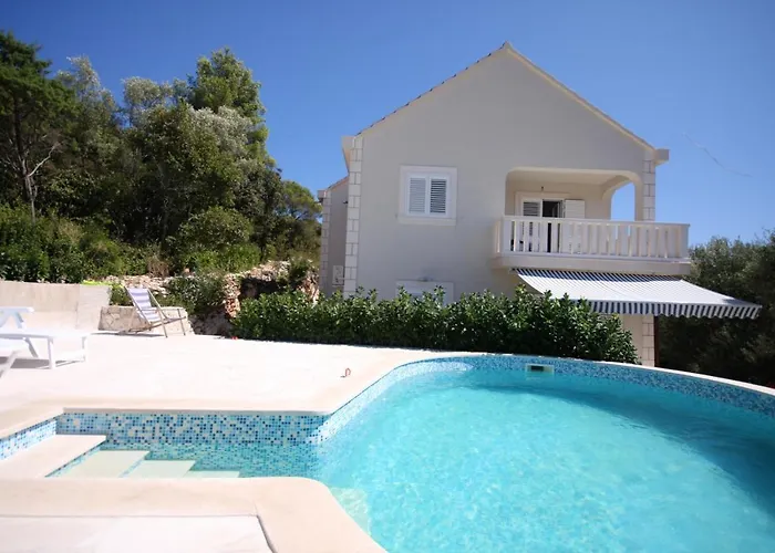 아파트 Spacious In With Shared Pool 100 M² *